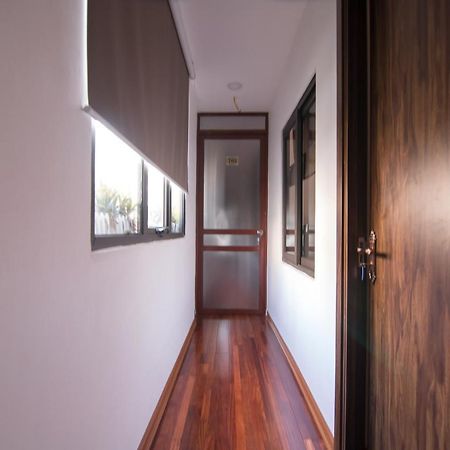Hotel Reddoorz Yen Phu Street Hanoi Exterior foto