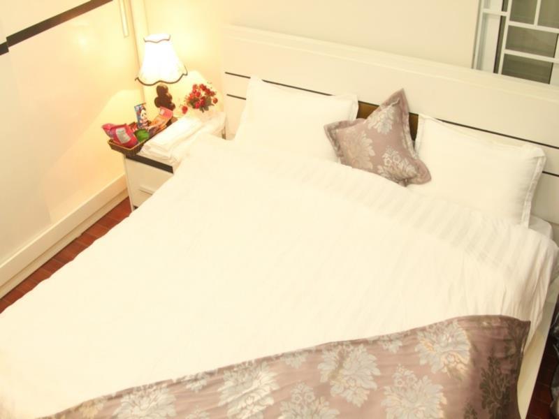 Hotel Reddoorz Yen Phu Street Hanoi Exterior foto
