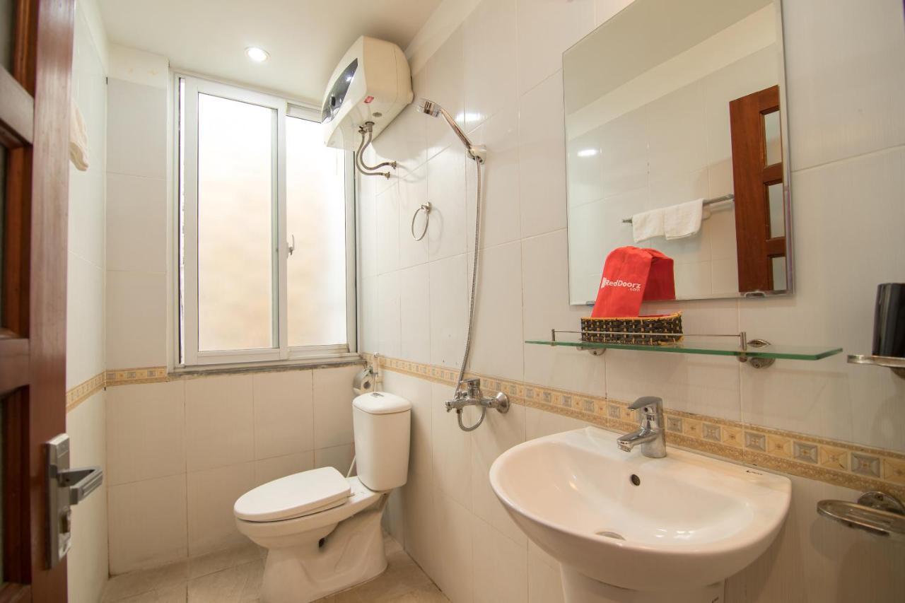 Hotel Reddoorz Yen Phu Street Hanoi Exterior foto